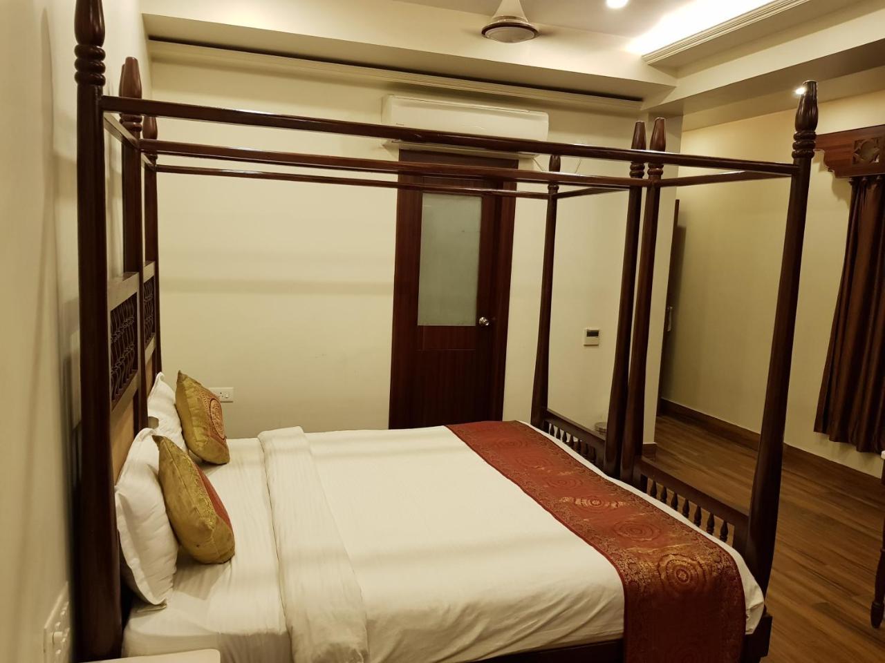 Hotel Banaras Haveli 3*